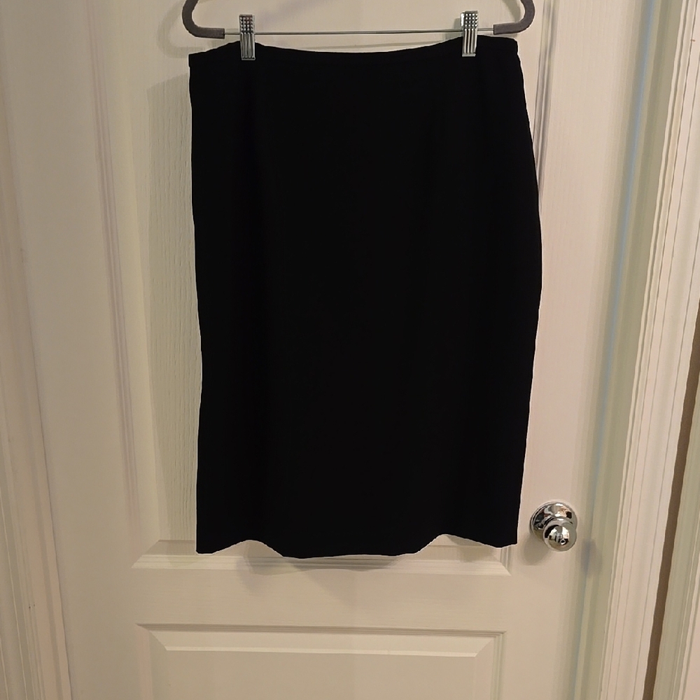 Talbots Elegant Black Women's Skirt Size 14 EUC